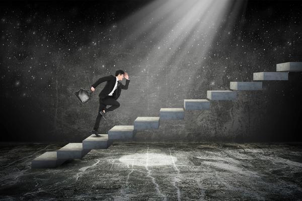 《狗与龙：跨越种族的真爱传奇》图1