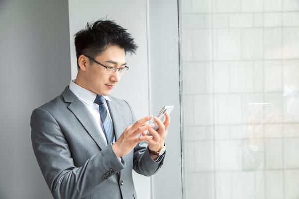 如何在手机上查询公司股东信息：法律实务操作指南 图1