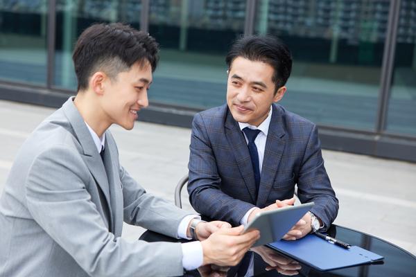 劳动仲裁与工资追讨：企业合规与员工权益保护 图1
