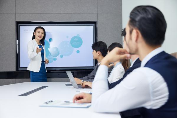 《仲裁追妻：职场精英的忙碌生活》 图2