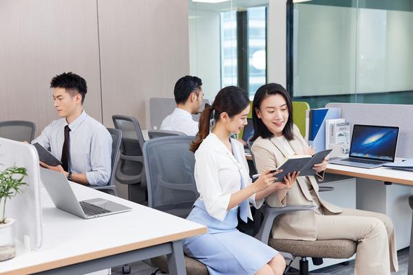 公司股东是否在公司上班领工资？ 图1