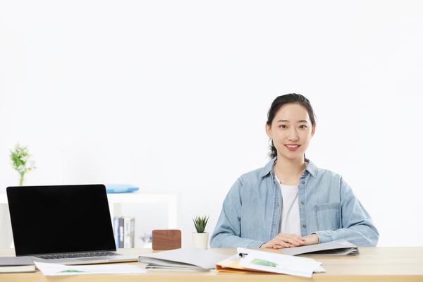 《同级生之间的故事：毕业生的浪漫婚姻生活》图1