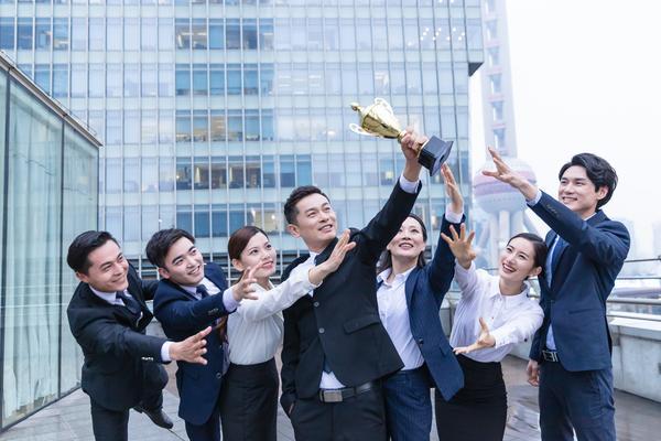 “组织公司领导聚会:如何提升团队凝聚力和沟通效果?” 图2
