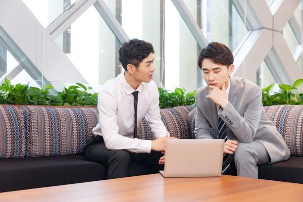 泓汇资产管理：金融市场的专业智能伙伴 图2