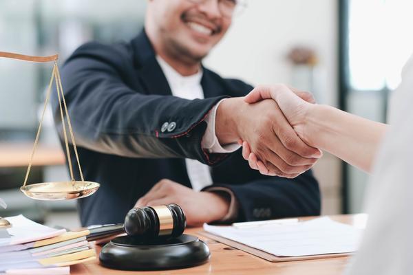 装潢公司类型大揭秘：了解各种装潢风格和服务的专业人士图1