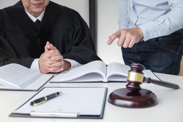 办理刑事案件的优秀刑辩律师推荐及选择指南 图2