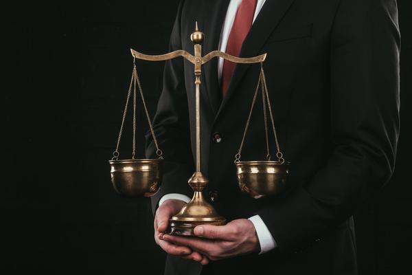 劳动仲裁：威慑下的公平与正义图1