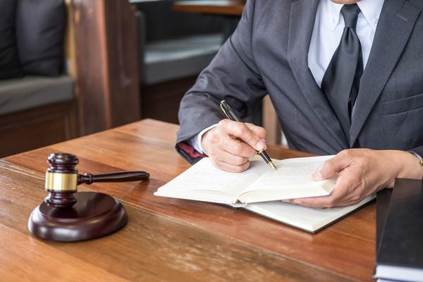 中国刑法中公然侮辱行为的定罪与量刑标准|法律实务解析 图2