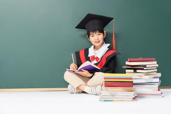 校园冷暴力：高一学生的沉默与挣扎图1