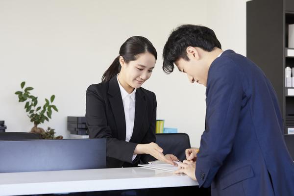 公司股东协议合同范本三人：必备条款与注意事项