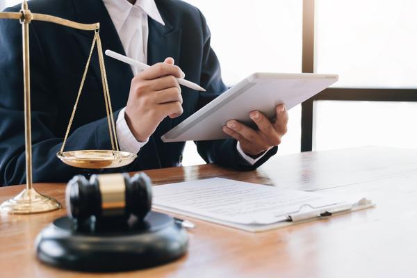 武汉装修纠纷仲裁：法律服务的选择与实践 图1